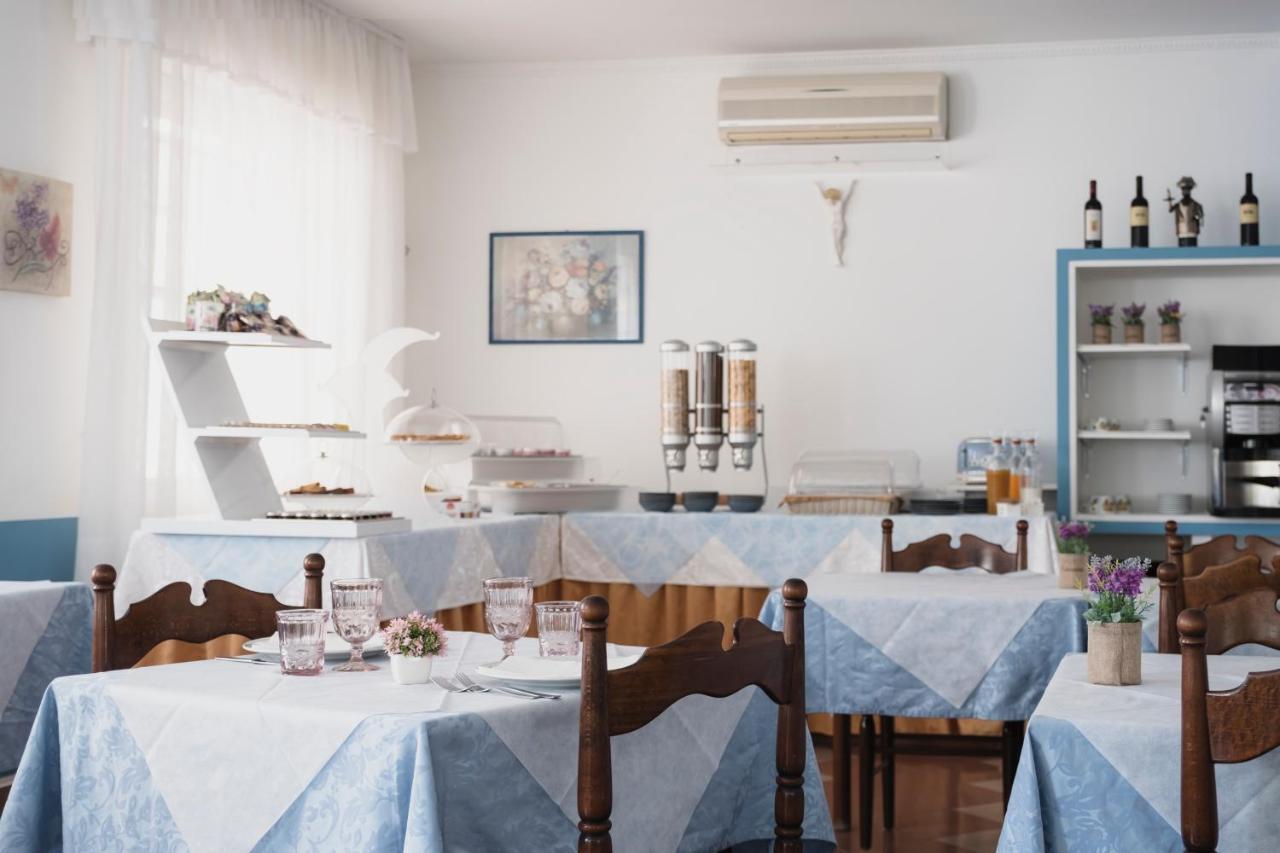 Hotel Cheri Rimini Ngoại thất bức ảnh