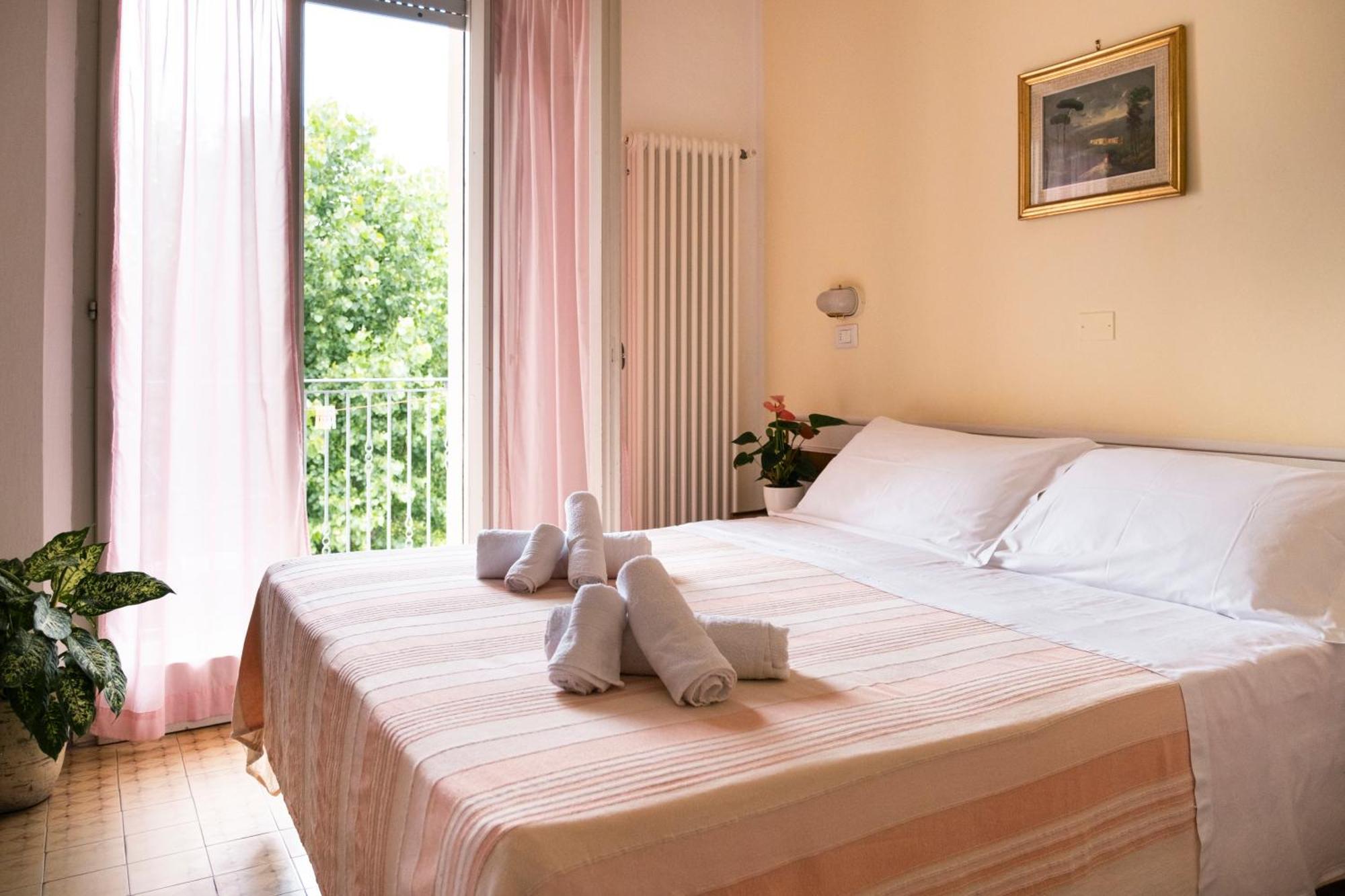 Hotel Cheri Rimini Ngoại thất bức ảnh